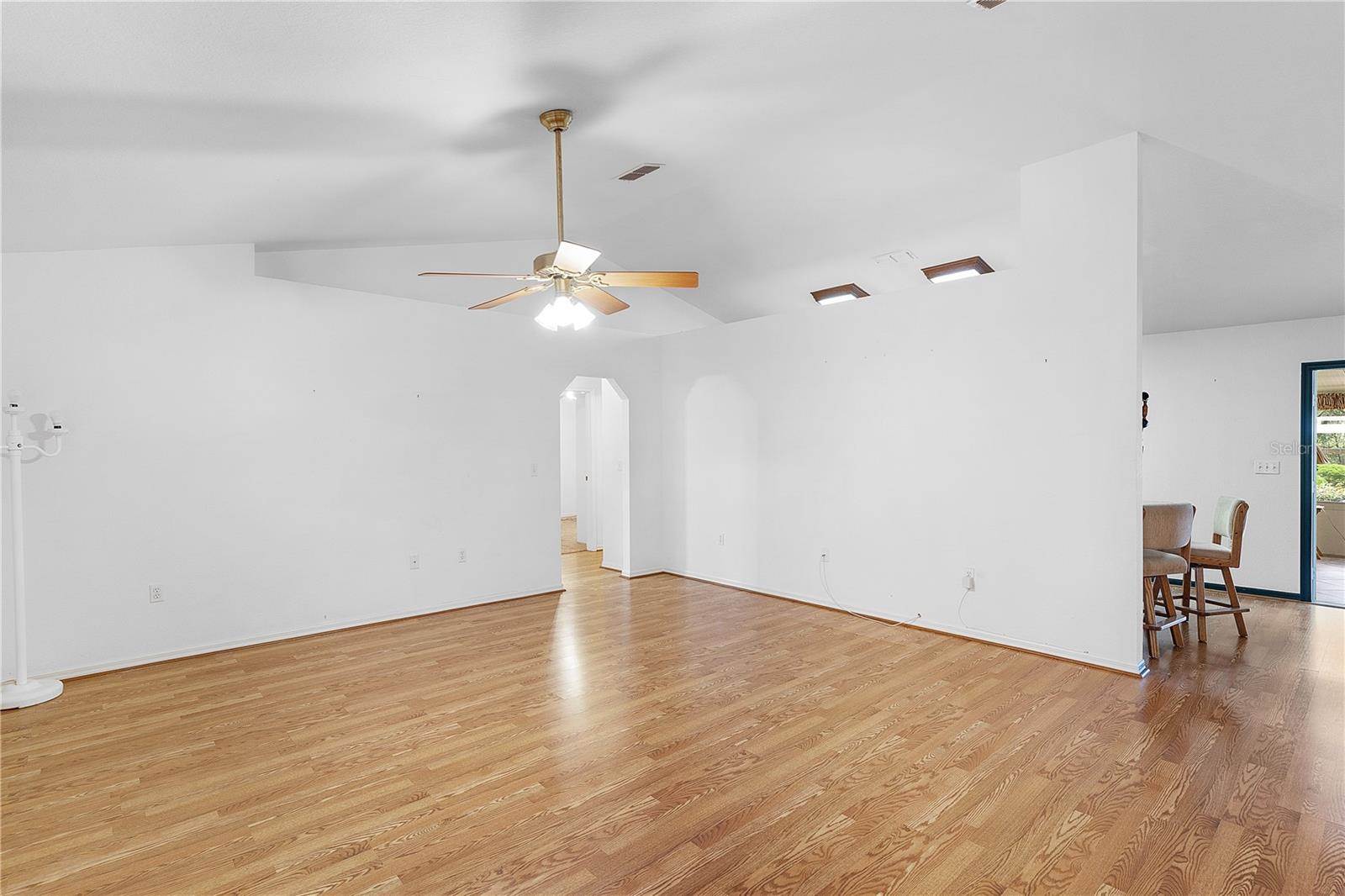 12499 East Highway 25, Ocklawaha, FL 32179