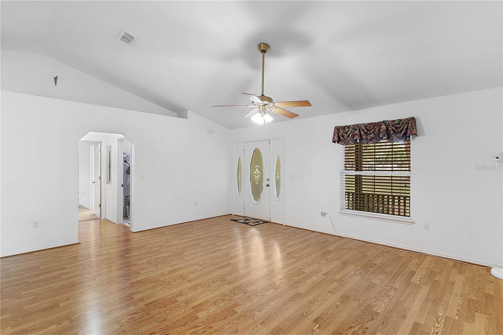 12499 East Highway 25, Ocklawaha, FL 32179