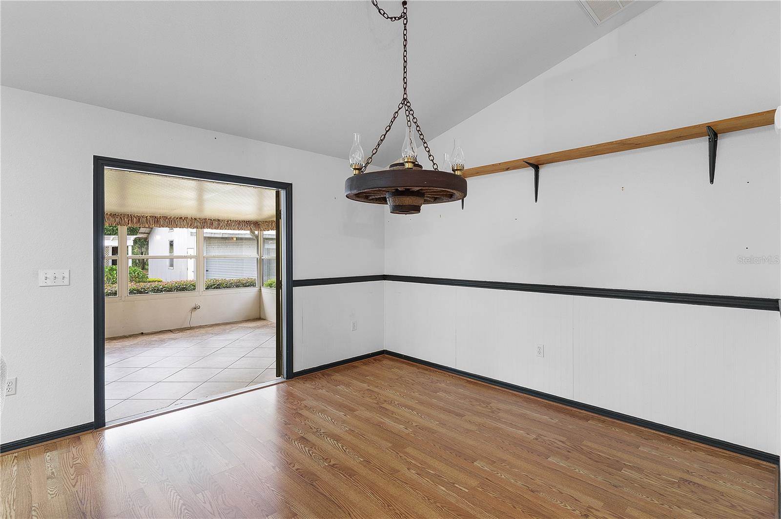 12499 East Highway 25, Ocklawaha, FL 32179