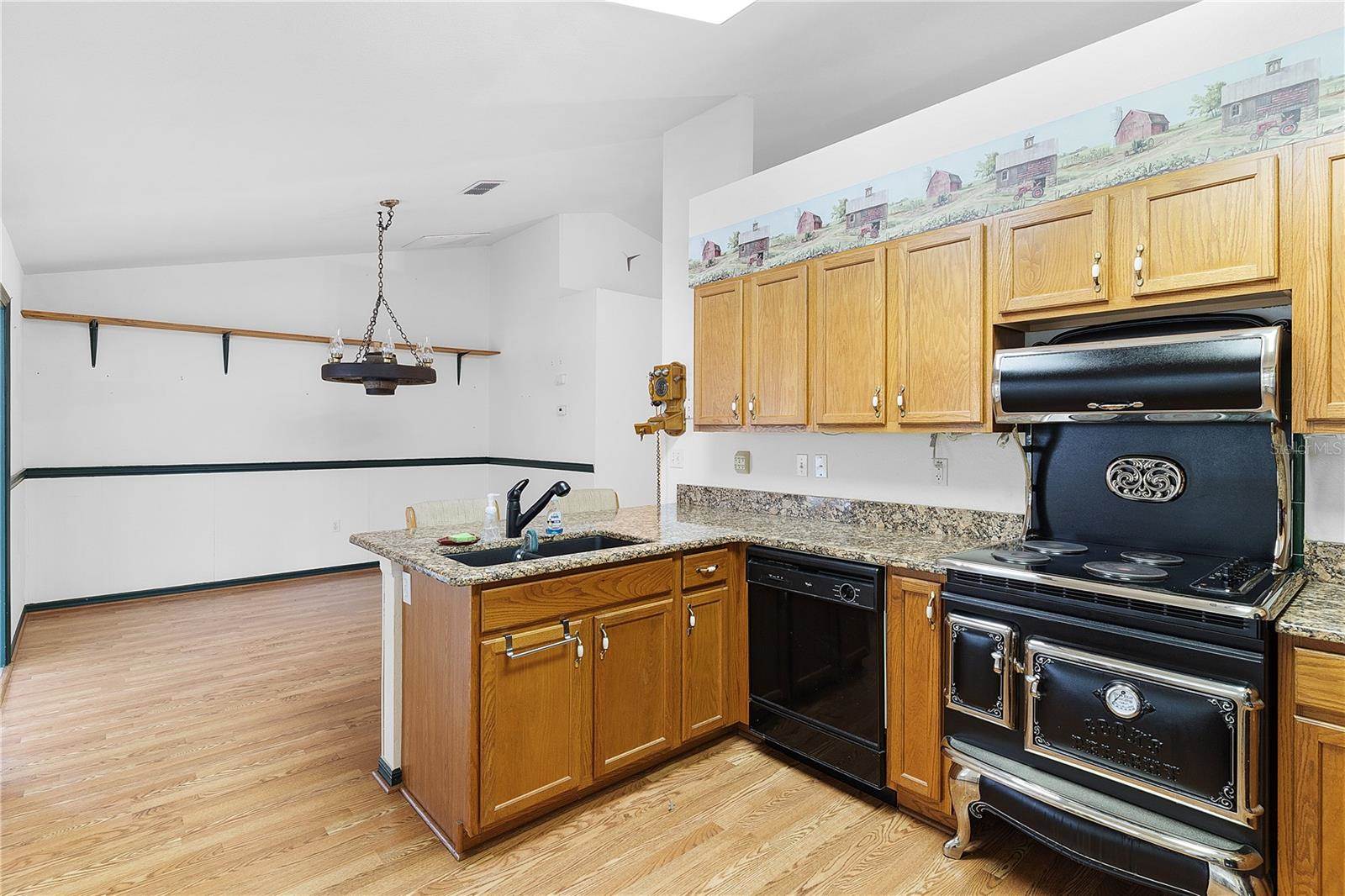 12499 East Highway 25, Ocklawaha, FL 32179