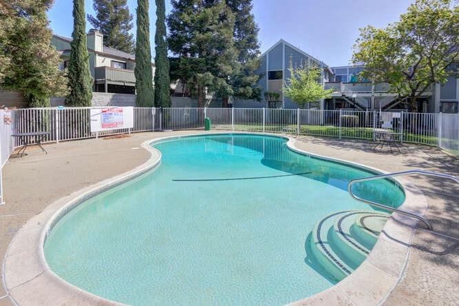 7413 Auburn Oaks Court, #D, Citrus Heights, CA 95621