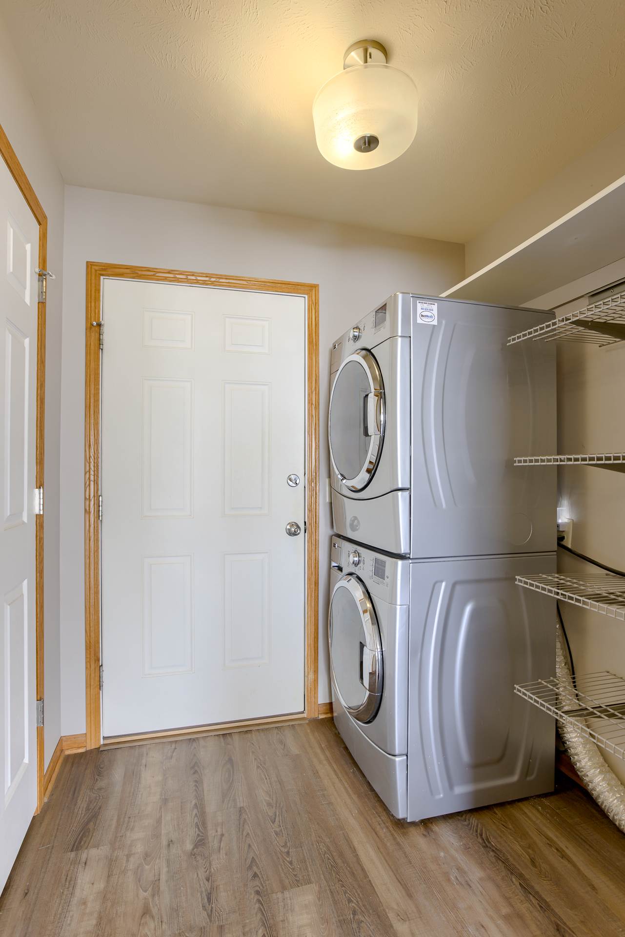 17505 Seward Plaza, Omaha, NE 68118