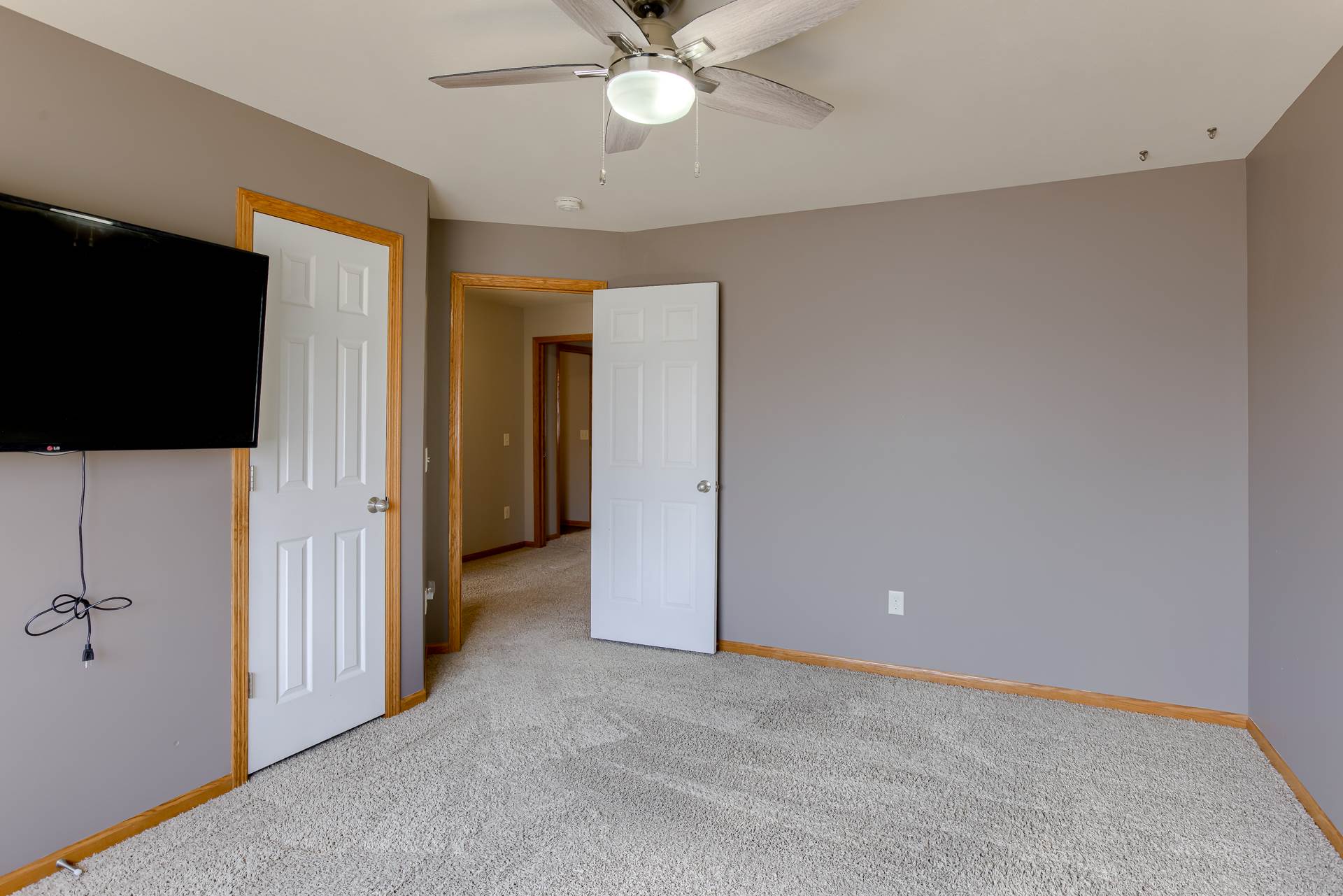 17505 Seward Plaza, Omaha, NE 68118