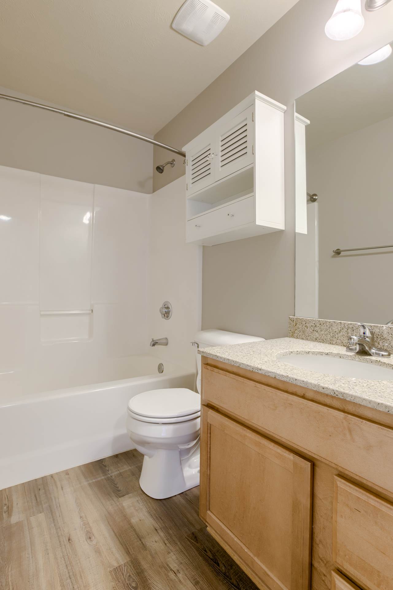 17505 Seward Plaza, Omaha, NE 68118