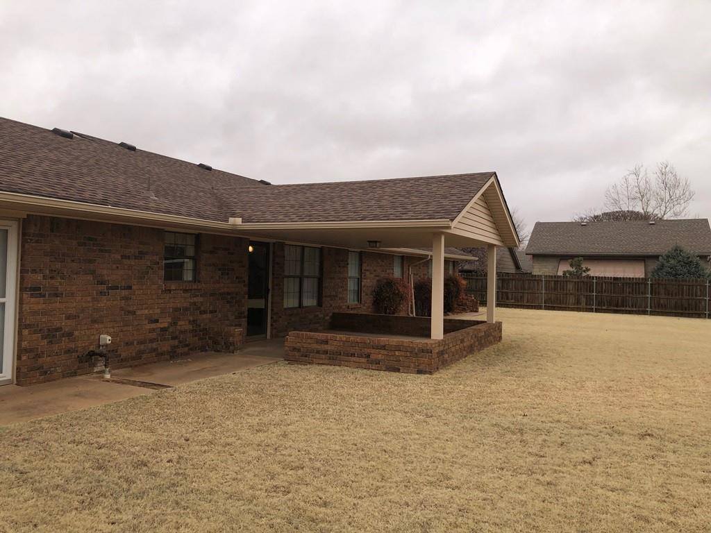 1516 E Quail Ave, Weatherford, OK 73096