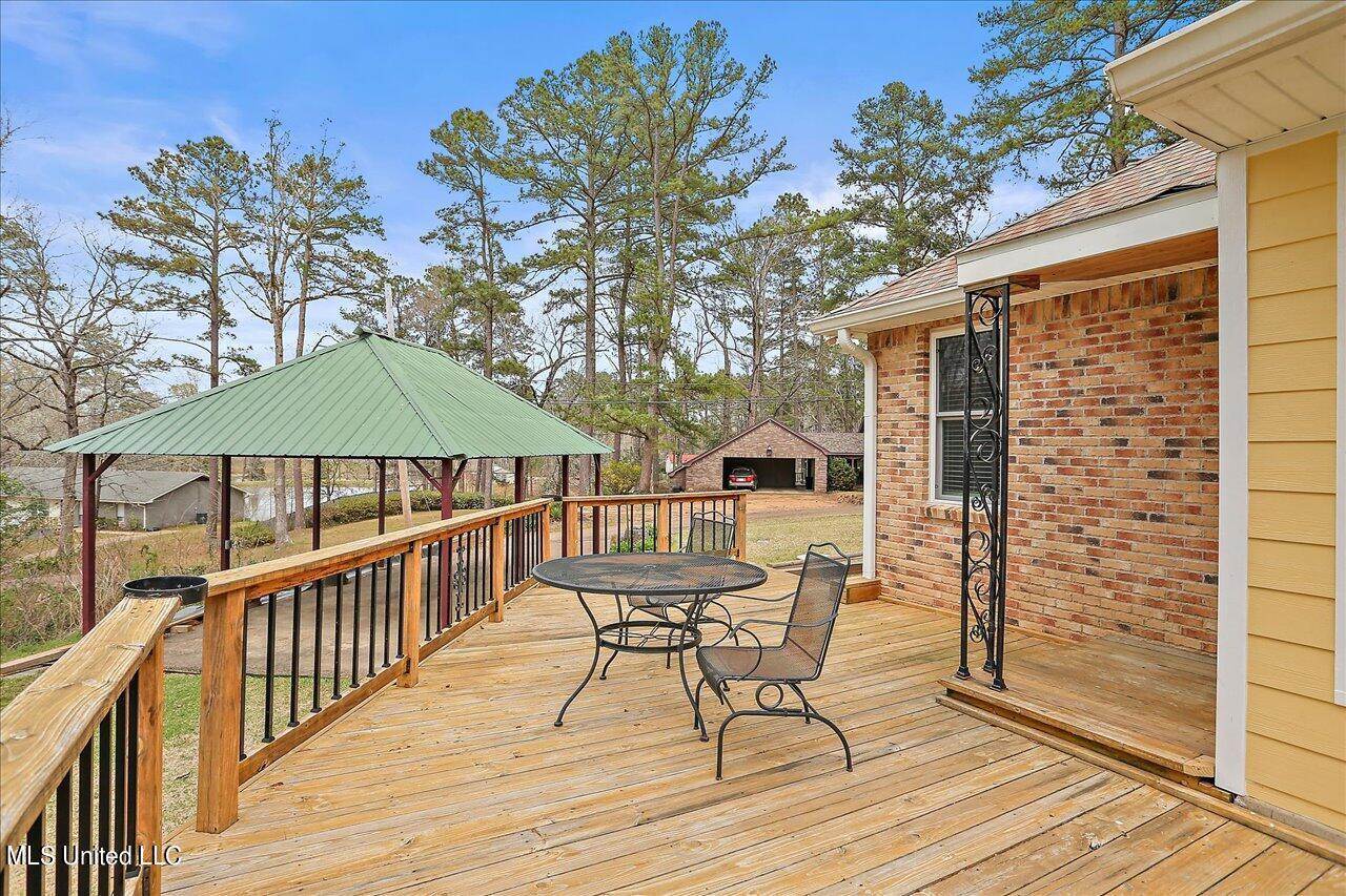 103 Camellia Circle, Florence, MS 39073