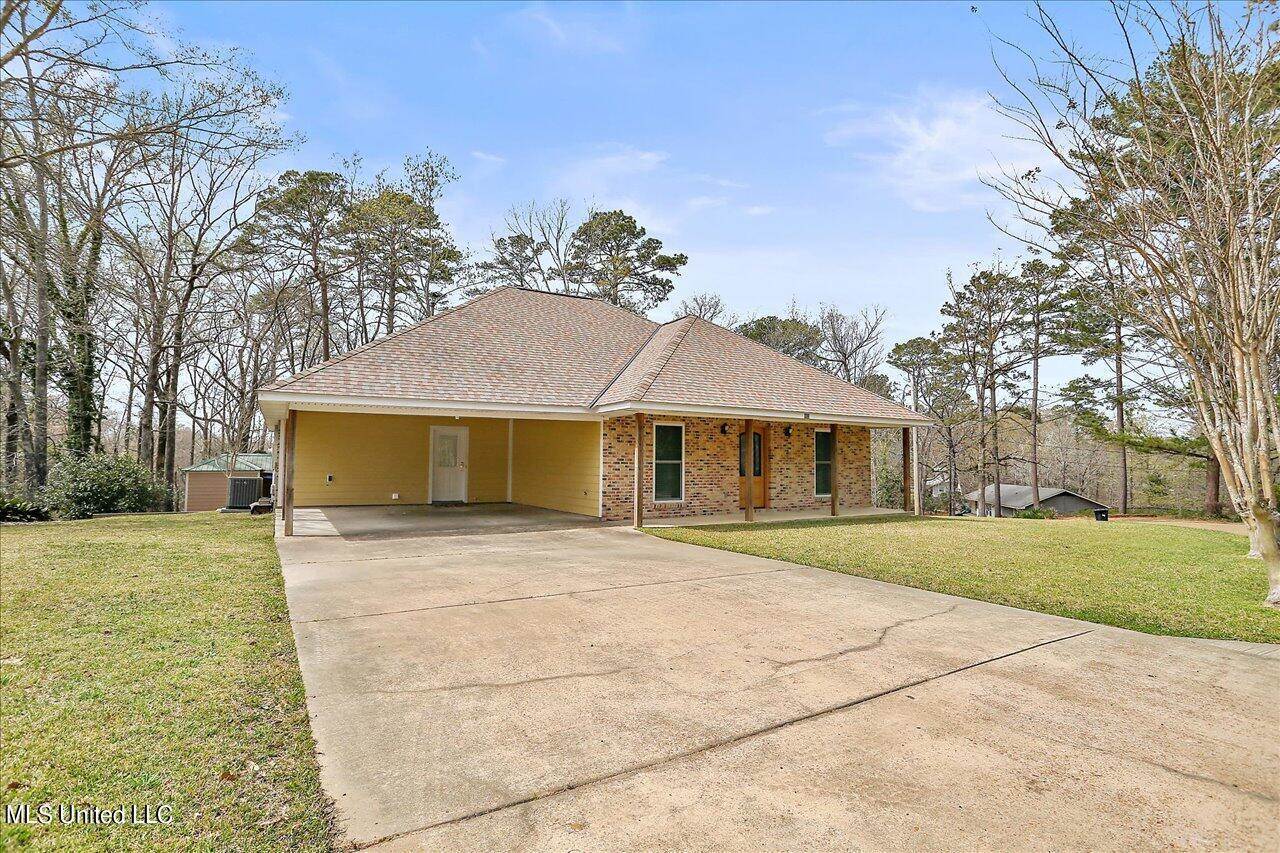 103 Camellia Circle, Florence, MS 39073