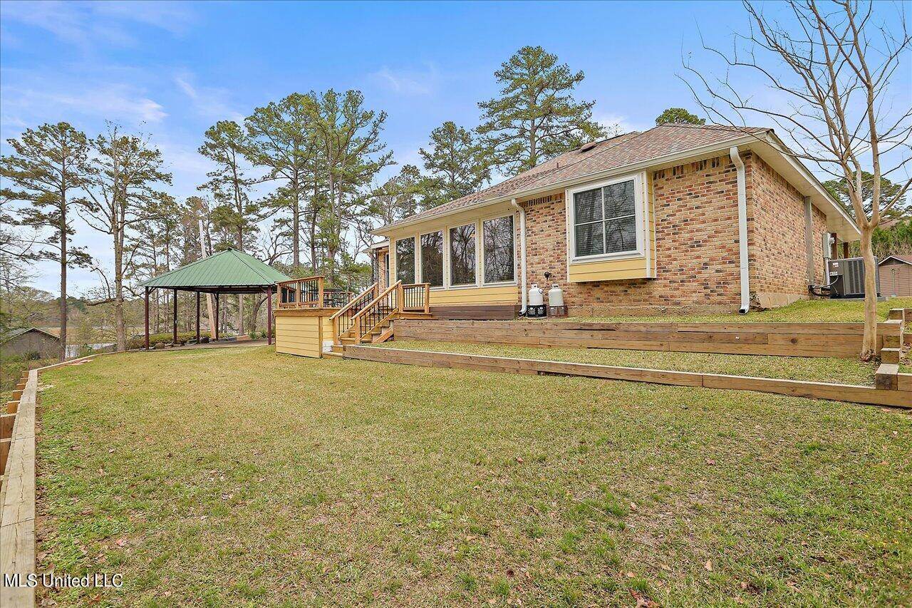 103 Camellia Circle, Florence, MS 39073