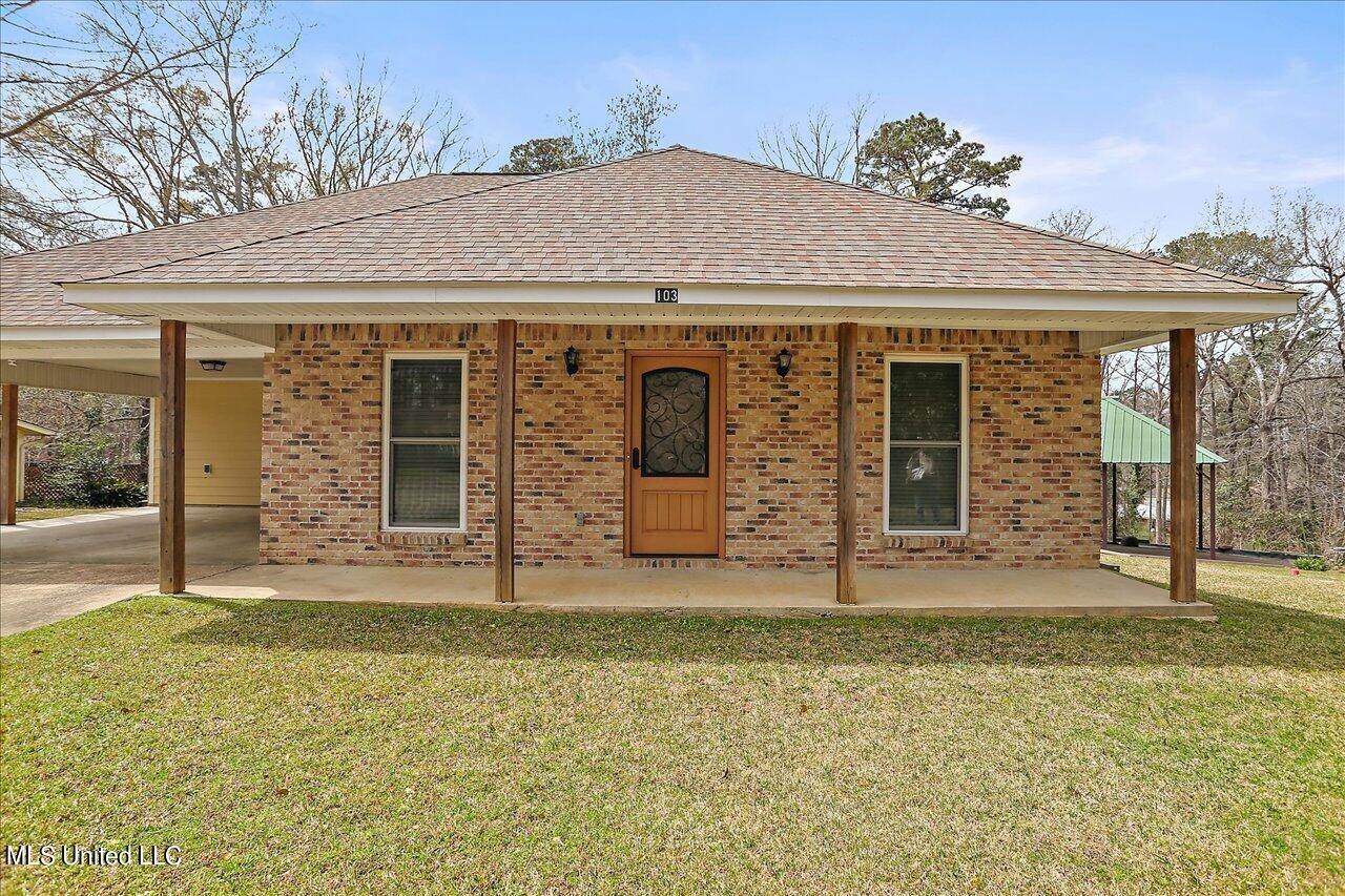 103 Camellia Circle, Florence, MS 39073