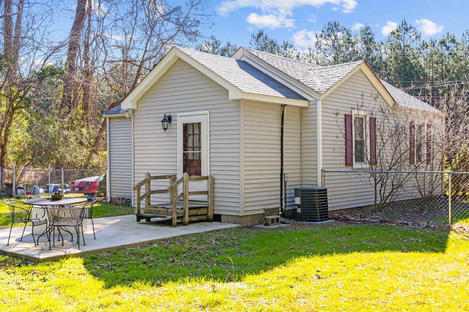 429 Timberneck Rd, Deltaville, VA 23043