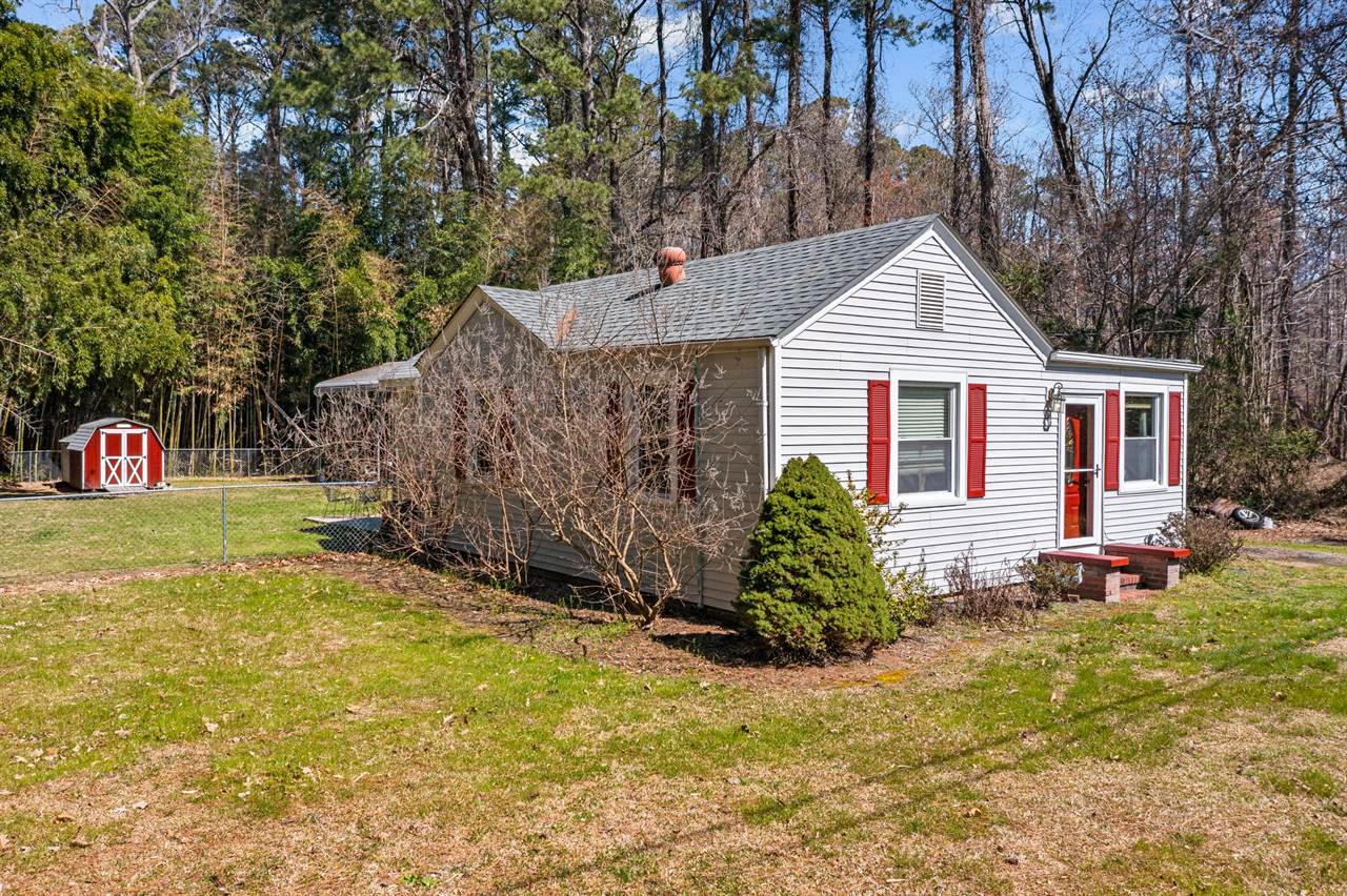 429 Timberneck Rd, Deltaville, VA 23043