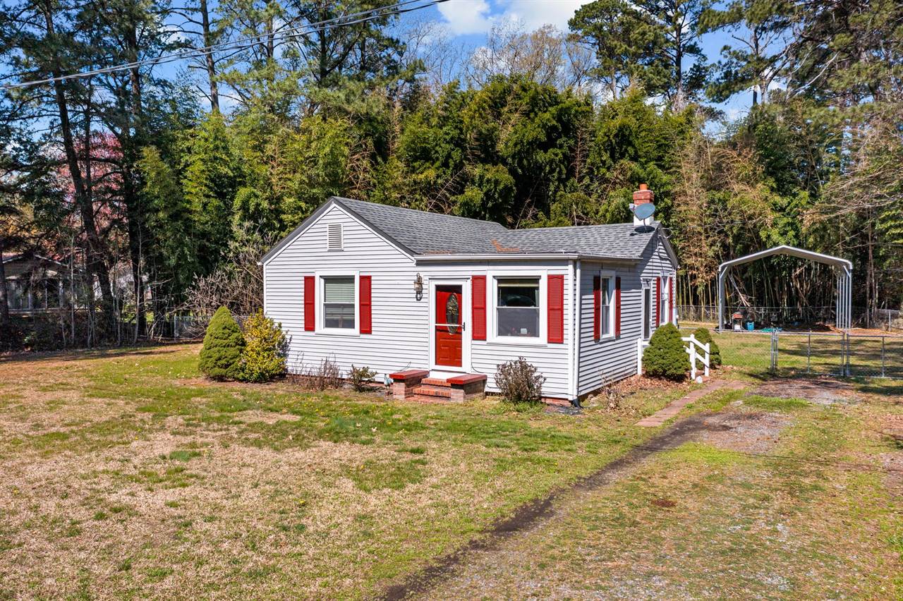 429 Timberneck Rd, Deltaville, VA 23043