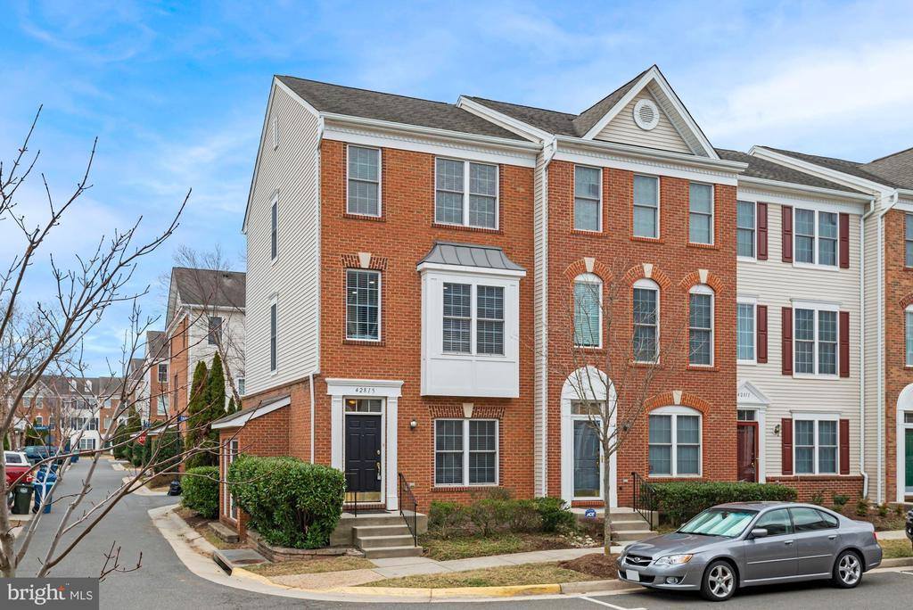 42815 Sykes Terrace, Chantilly, VA 20152