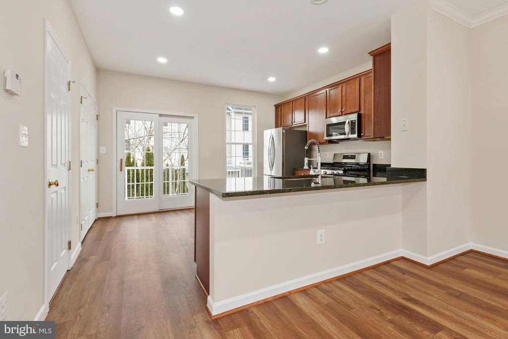 42815 Sykes Terrace, Chantilly, VA 20152
