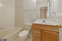 42815 Sykes Terrace, Chantilly, VA 20152