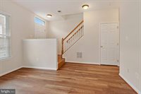 42815 Sykes Terrace, Chantilly, VA 20152