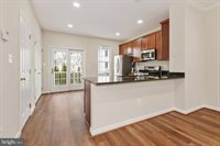 42815 Sykes Terrace, Chantilly, VA 20152