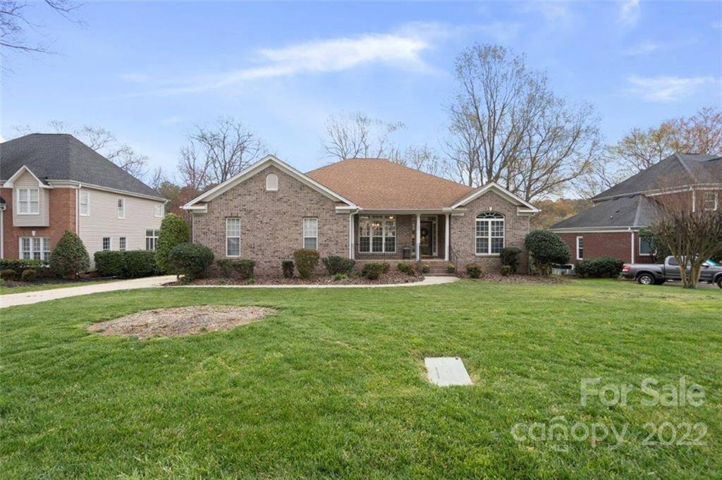 124 Pebble Brook Lane, Mooresville, NC 28117