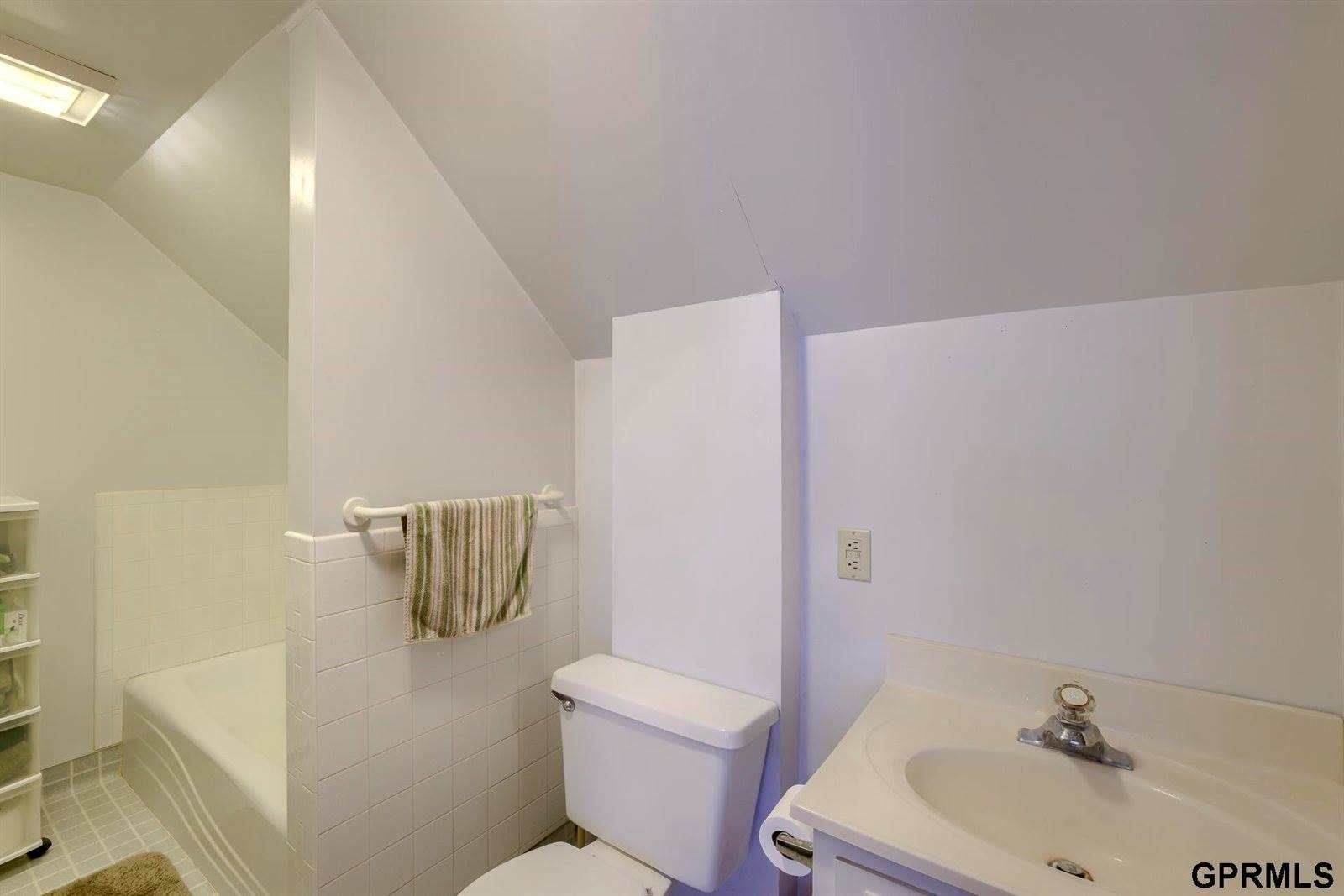 5608 Grover Street, Omaha, NE 68106