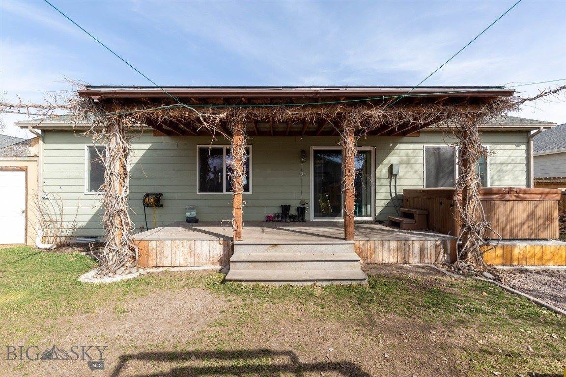 546 North River Rock Road, Belgrade, MT 59714