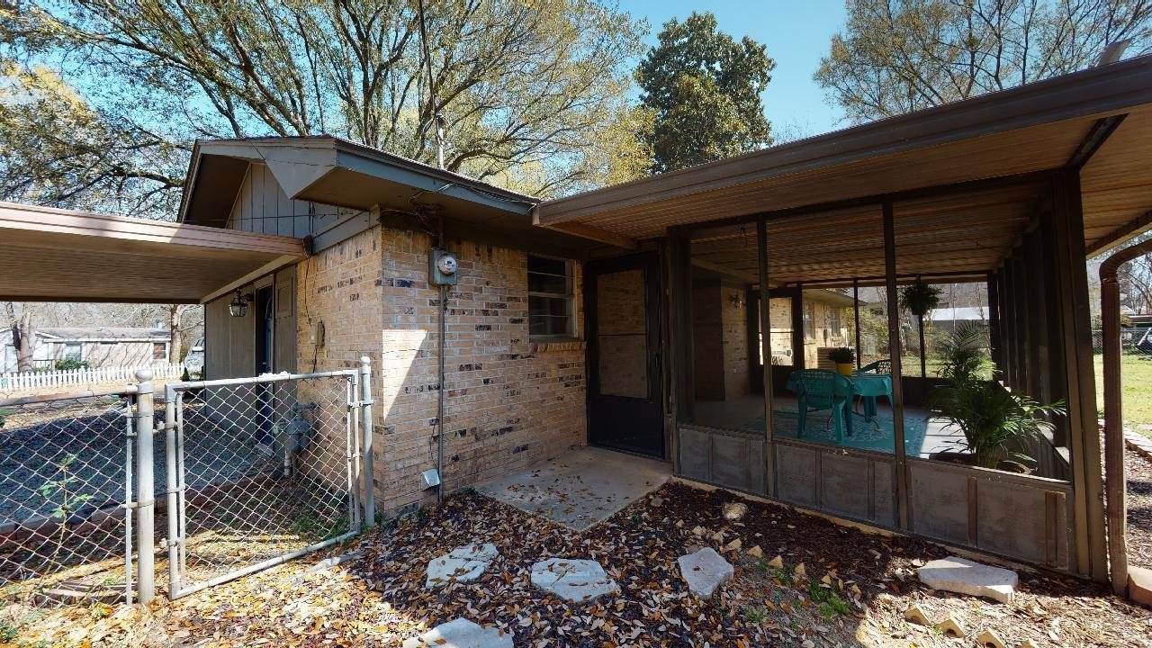 709 Austin St, Maud, TX 75567