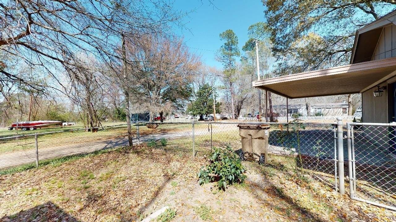 709 Austin St, Maud, TX 75567