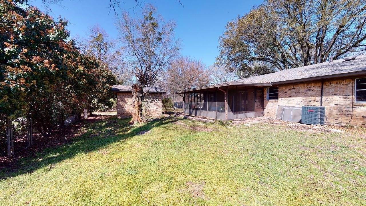 709 Austin St, Maud, TX 75567