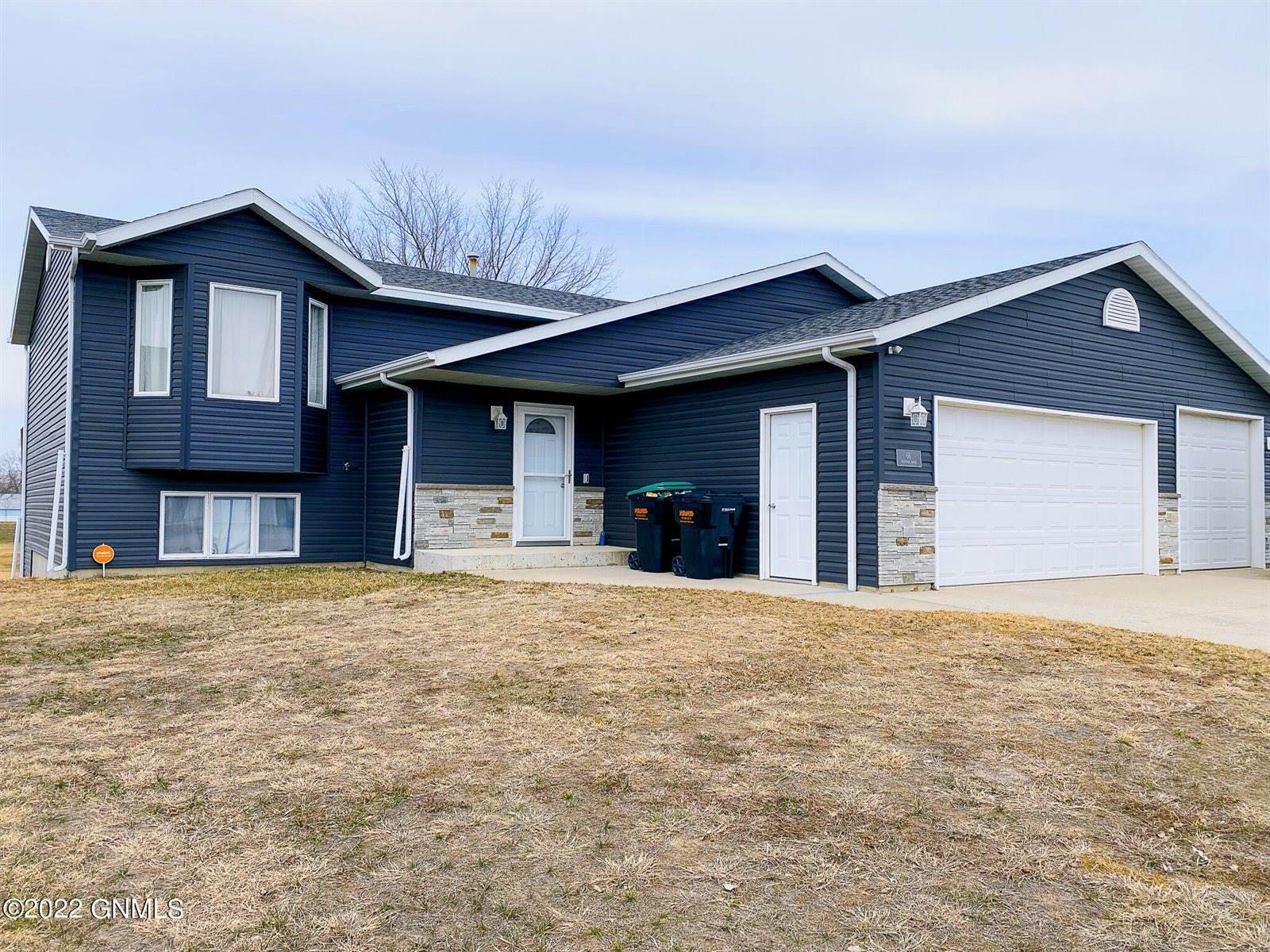 66 Haywood Drive, Lincoln, ND 58504