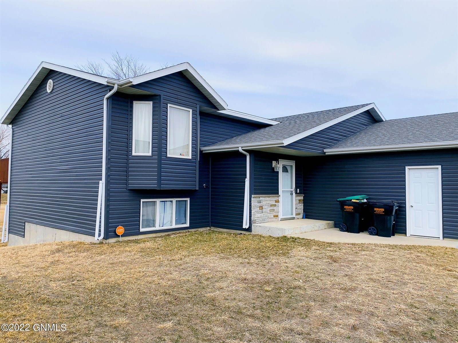 66 Haywood Drive, Lincoln, ND 58504