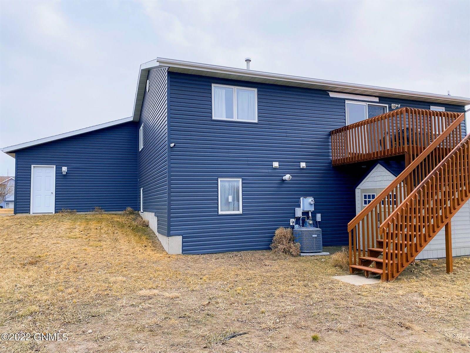 66 Haywood Drive, Lincoln, ND 58504