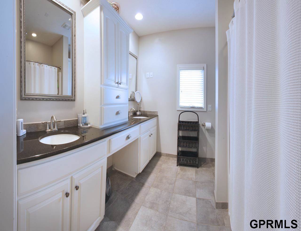 5714 S 173 Street, Omaha, NE 68135