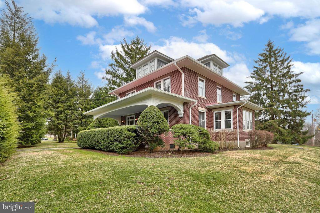 404 East Chocolate Avenue, Hershey, PA 17033