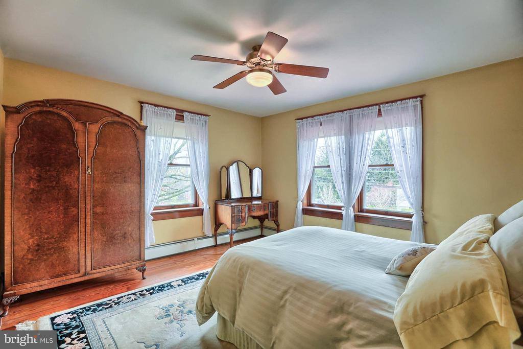 404 East Chocolate Avenue, Hershey, PA 17033