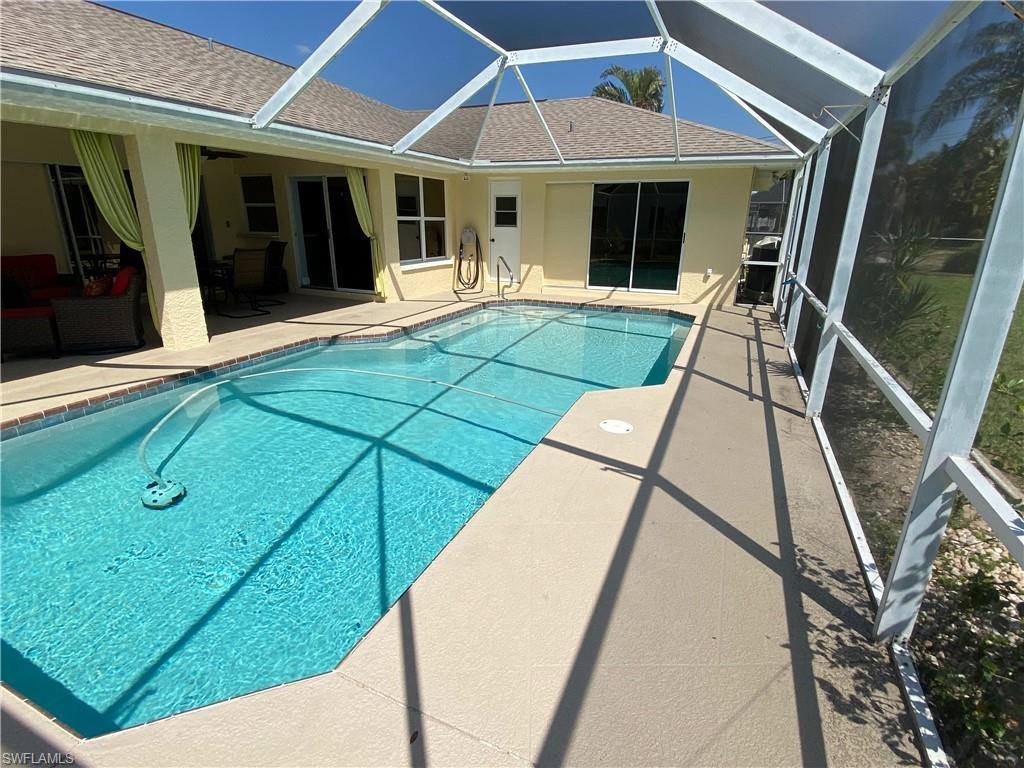 425 SE 9th Place, Cape Coral, FL 33990