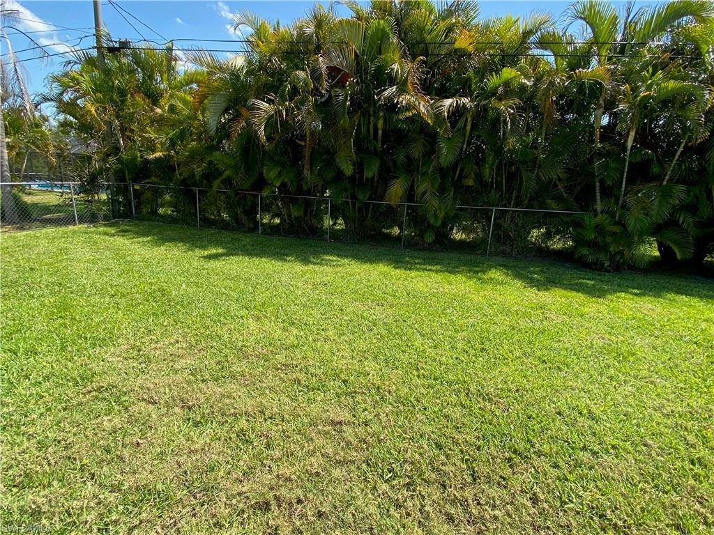 425 SE 9th Place, Cape Coral, FL 33990