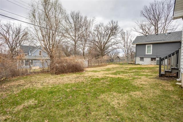 6 Tower Street, Paola, KS 66071