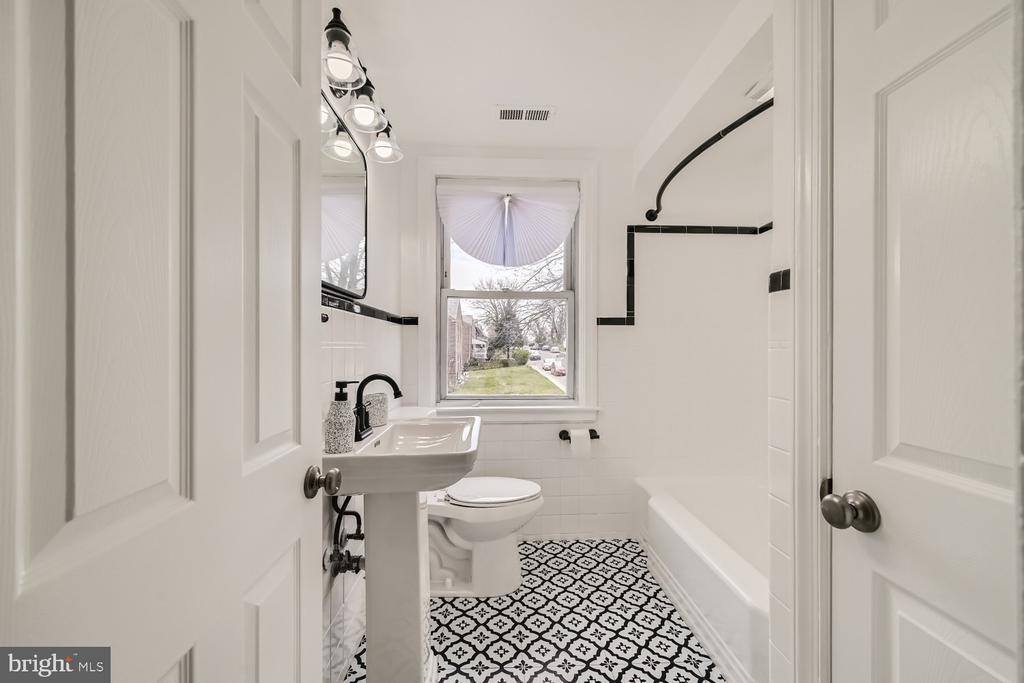 1108 Andover Road, Baltimore, MD 21218