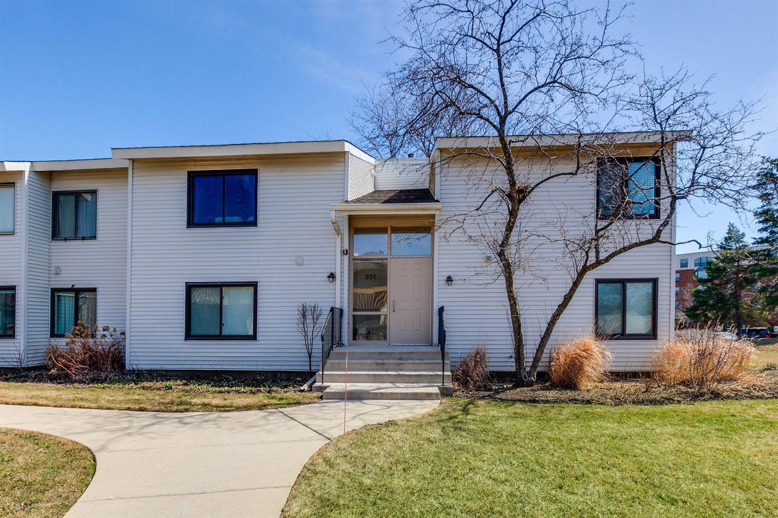 931 Market Court, Vernon Hills, IL 60061