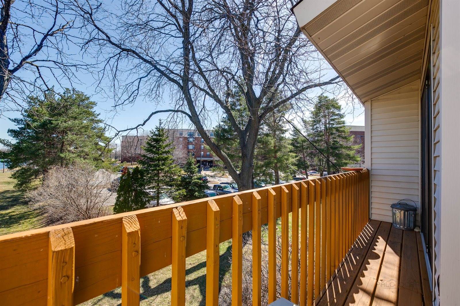 931 Market Court, Vernon Hills, IL 60061