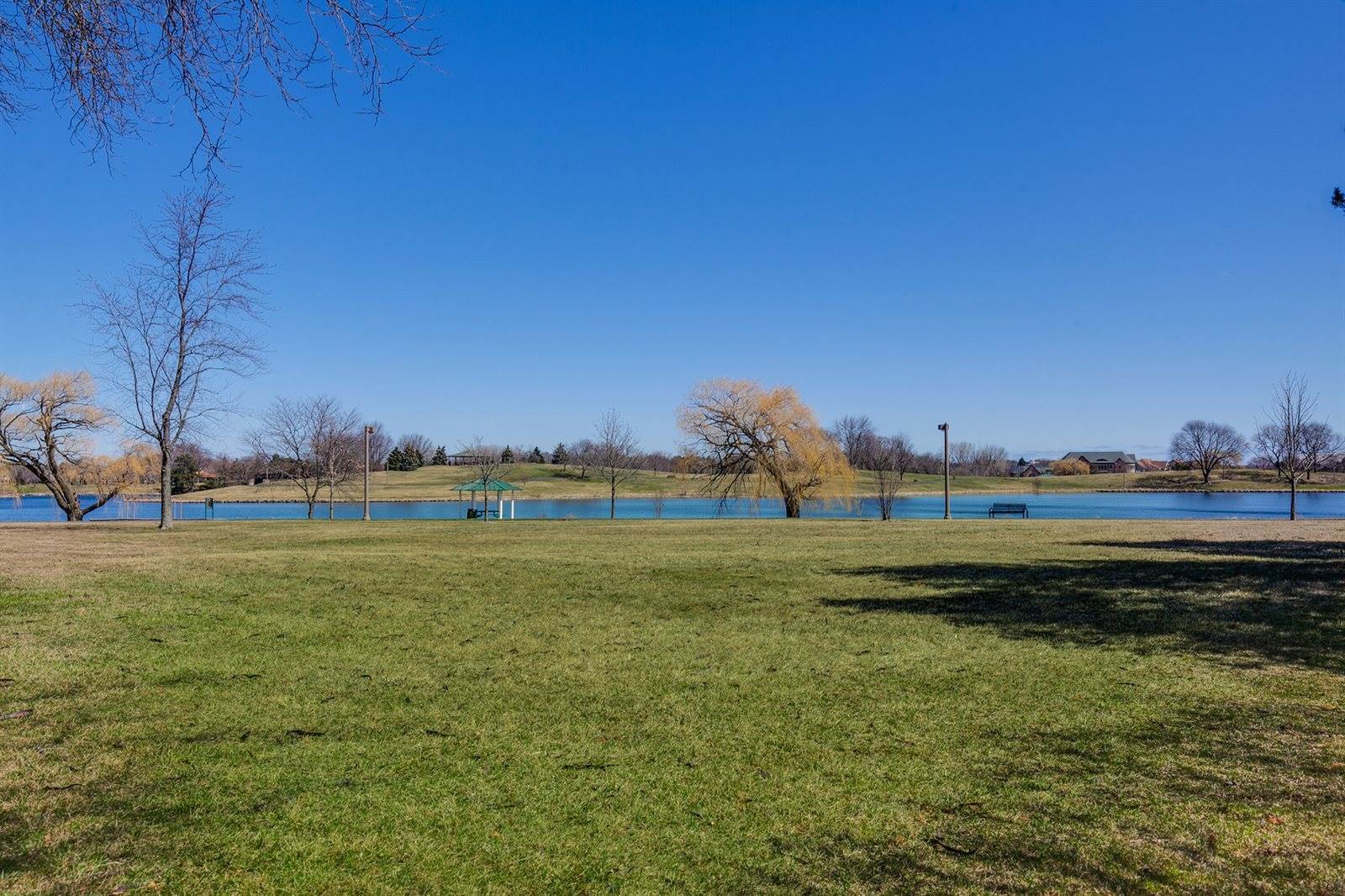 931 Market Court, Vernon Hills, IL 60061