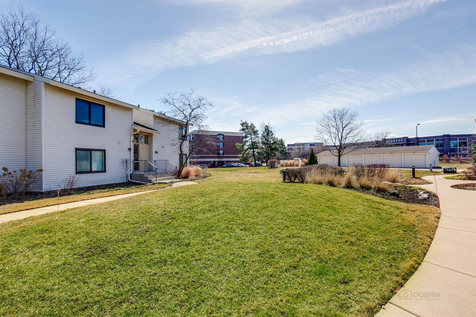 931 Market Court, Vernon Hills, IL 60061