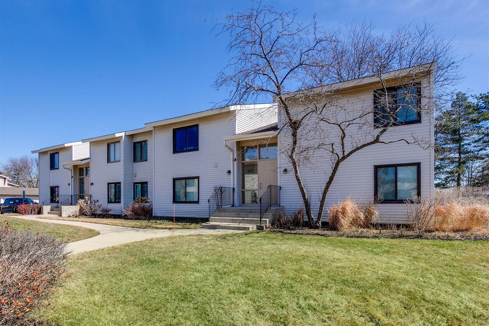 931 Market Court, Vernon Hills, IL 60061