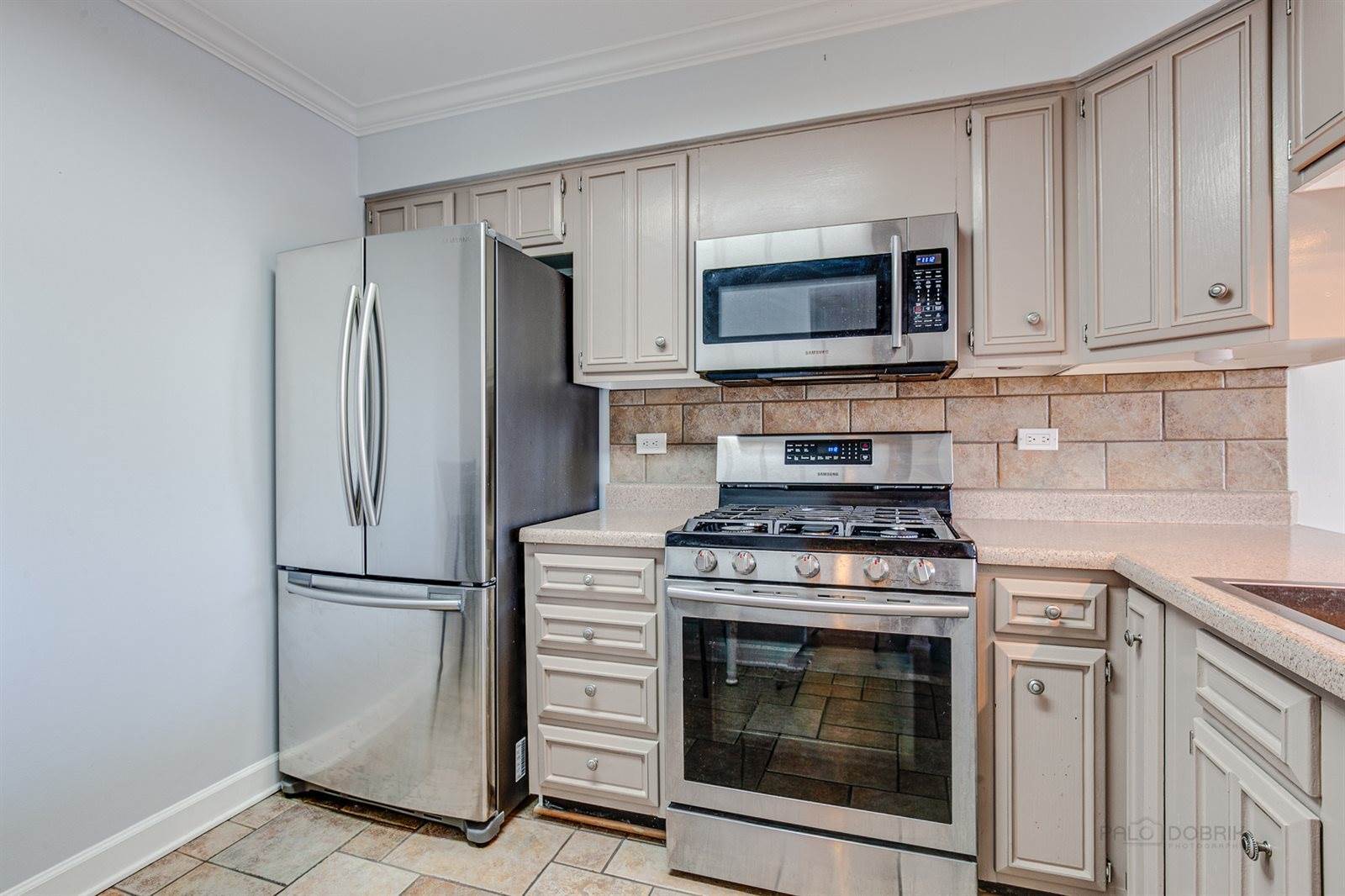 931 Market Court, Vernon Hills, IL 60061