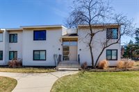 931 Market Court, Vernon Hills, IL 60061