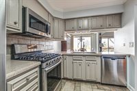 931 Market Court, Vernon Hills, IL 60061