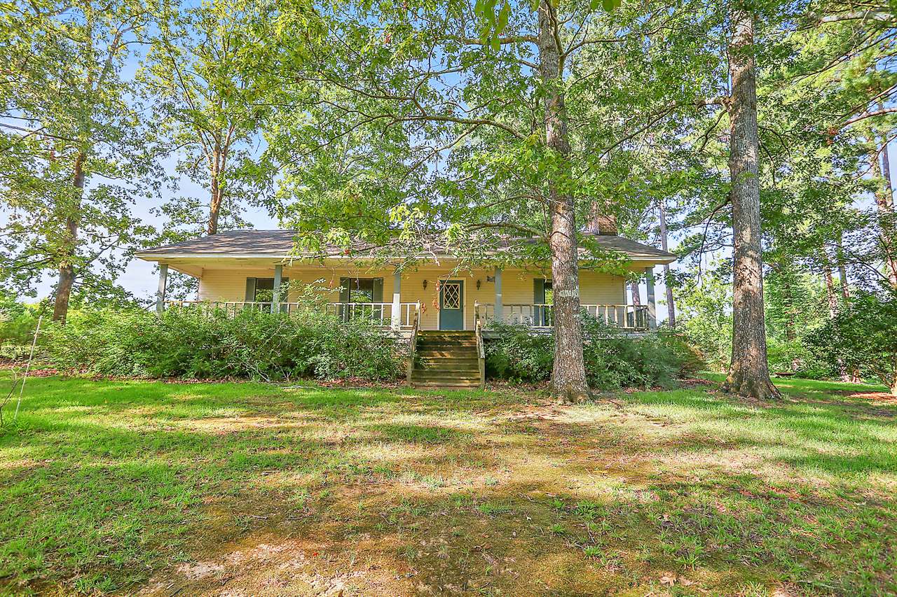 100 Hackamore Ln, Brandon, MS 39047