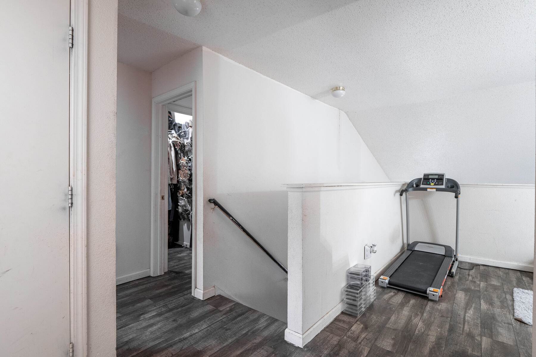 3935 Burningbush Dr, Indianapolis, IN 46235