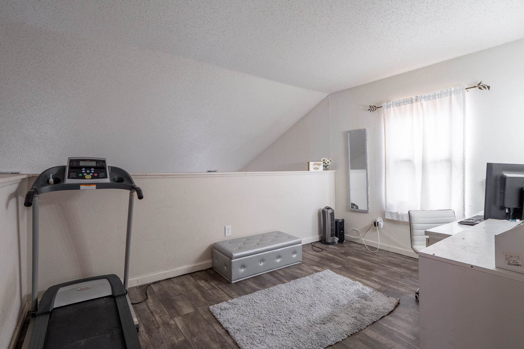 3935 Burningbush Dr, Indianapolis, IN 46235