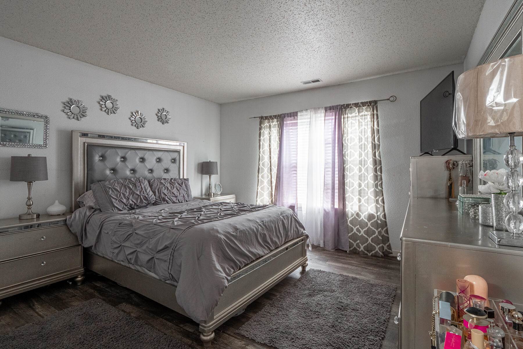 3935 Burningbush Dr, Indianapolis, IN 46235