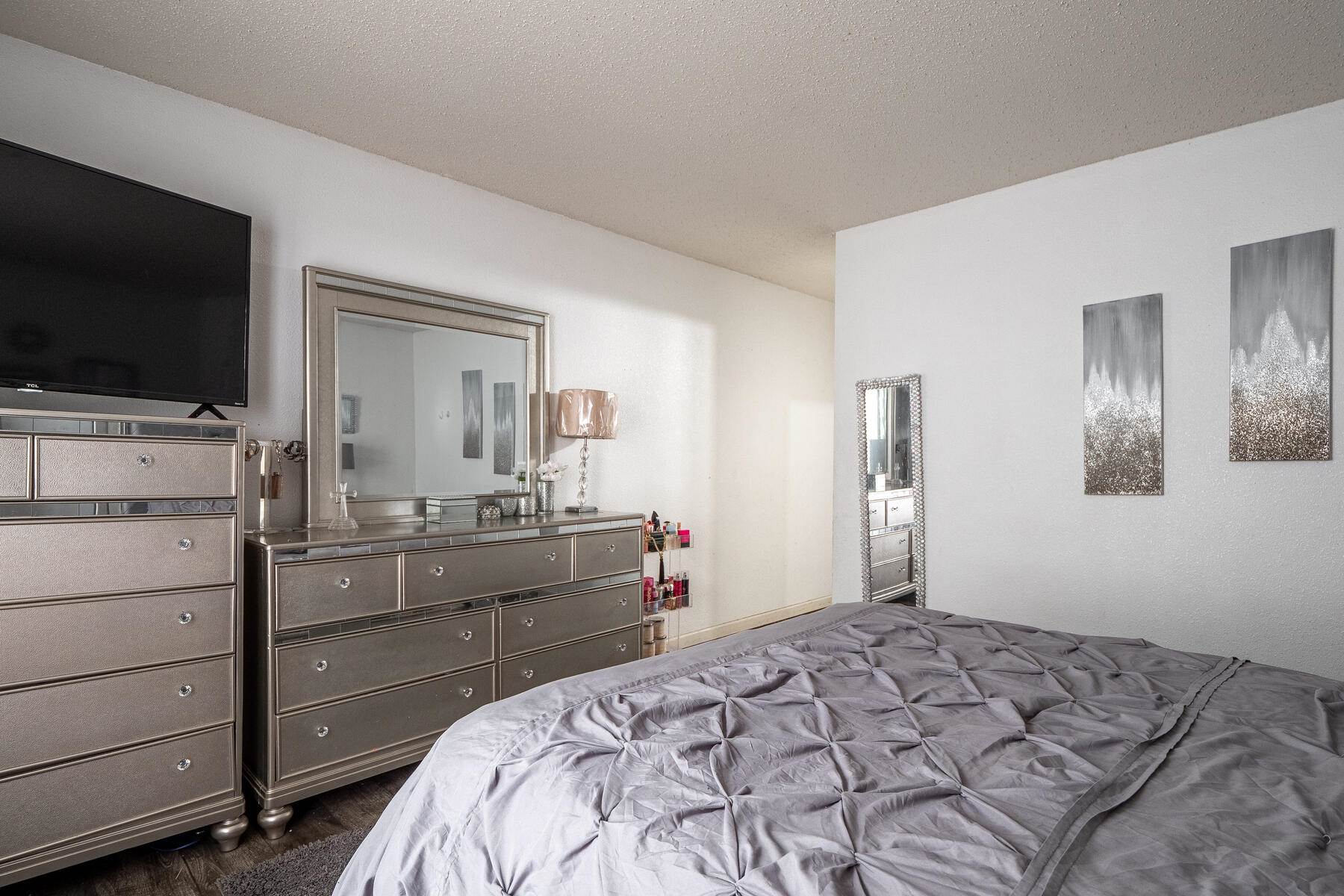 3935 Burningbush Dr, Indianapolis, IN 46235